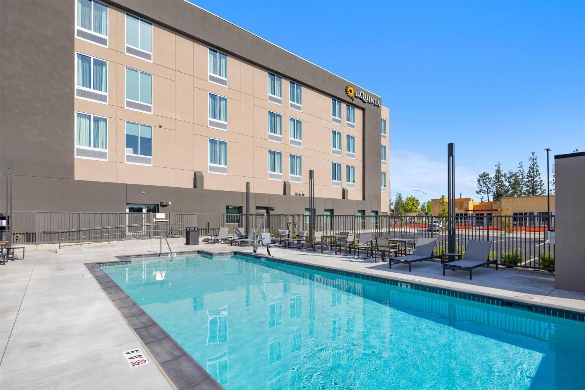 La Quinta Inn & Suites By Wyndham La Habra Esterno foto